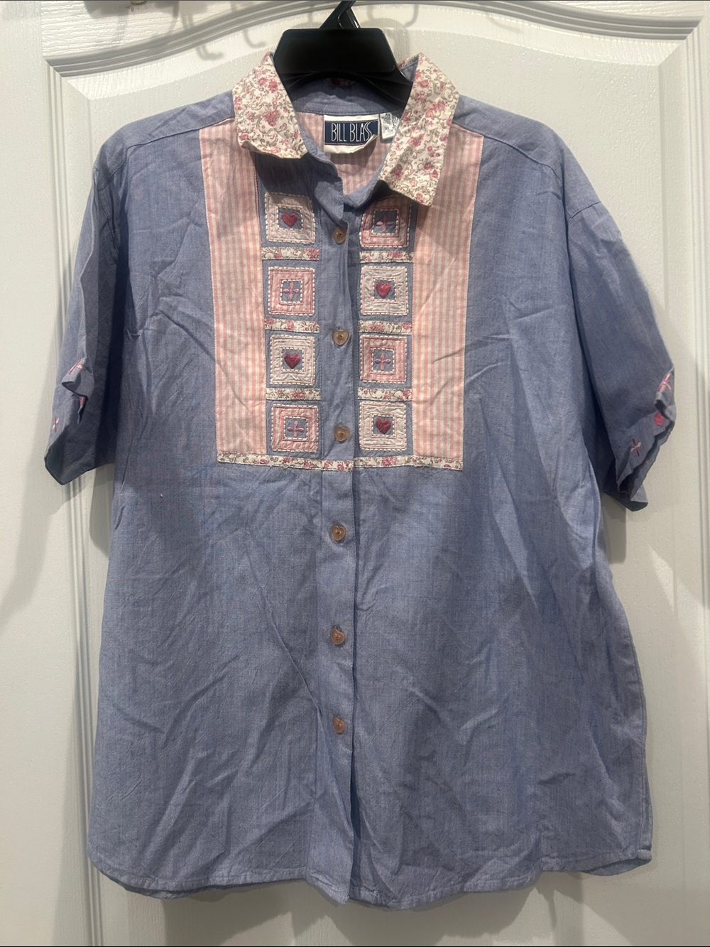 Vintage 90’s new Bill Blass chambray shirt heart buttons embroidery large